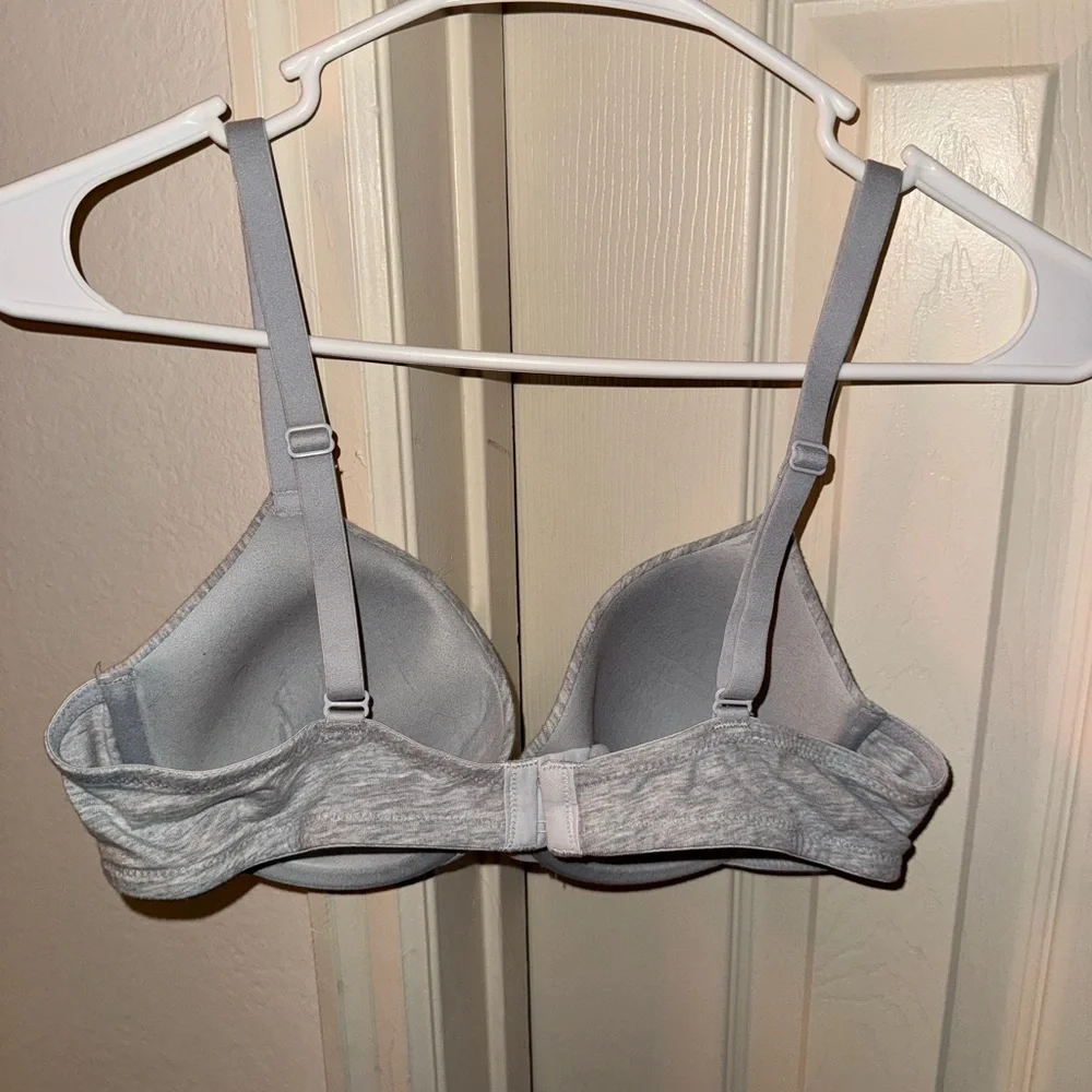 Auden Gray T-Shirt Bra with Molded Cups 36B worn only 2 times